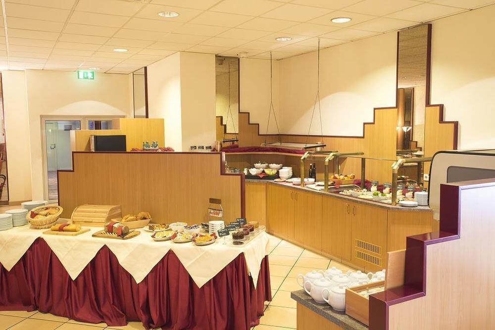Trip Inn Hotel Frankfurt Airport روزلسهايم المطعم الصورة